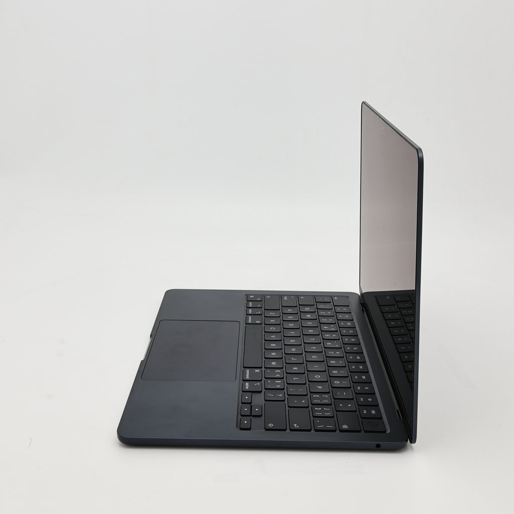 95新 Apple MacBook Air 22年 13寸 M2（8+8核） 8G RAM 256G SSD 午夜色