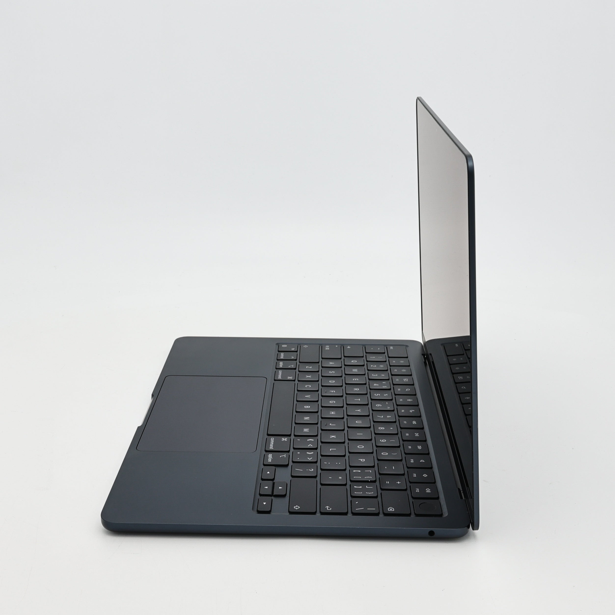 95新 Apple MacBook Air 24年 13寸 M3（8+8核） 8G RAM 256G SSD 午夜色