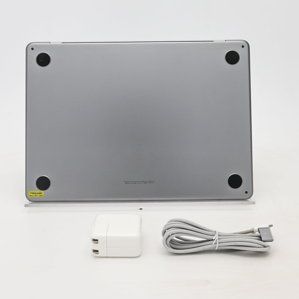 95新 Apple MacBook Air 22年 13寸 M2（8+8核） 8G RAM 256G SSD 深空灰色