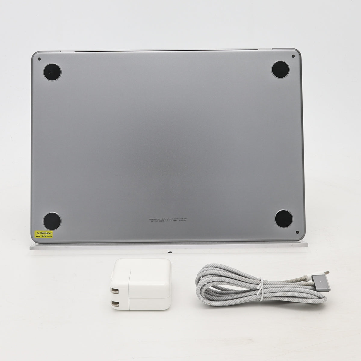 95新 Apple MacBook Air 22年 13寸 M2（8+8核） 8G RAM 256G SSD 深空灰色