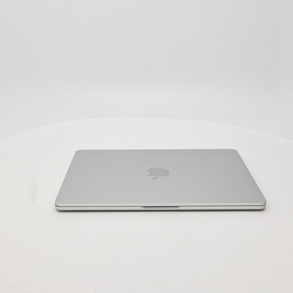 95新 Apple MacBook Air 22年 13寸 M2（8+8核） 8G RAM 256G SSD 銀色