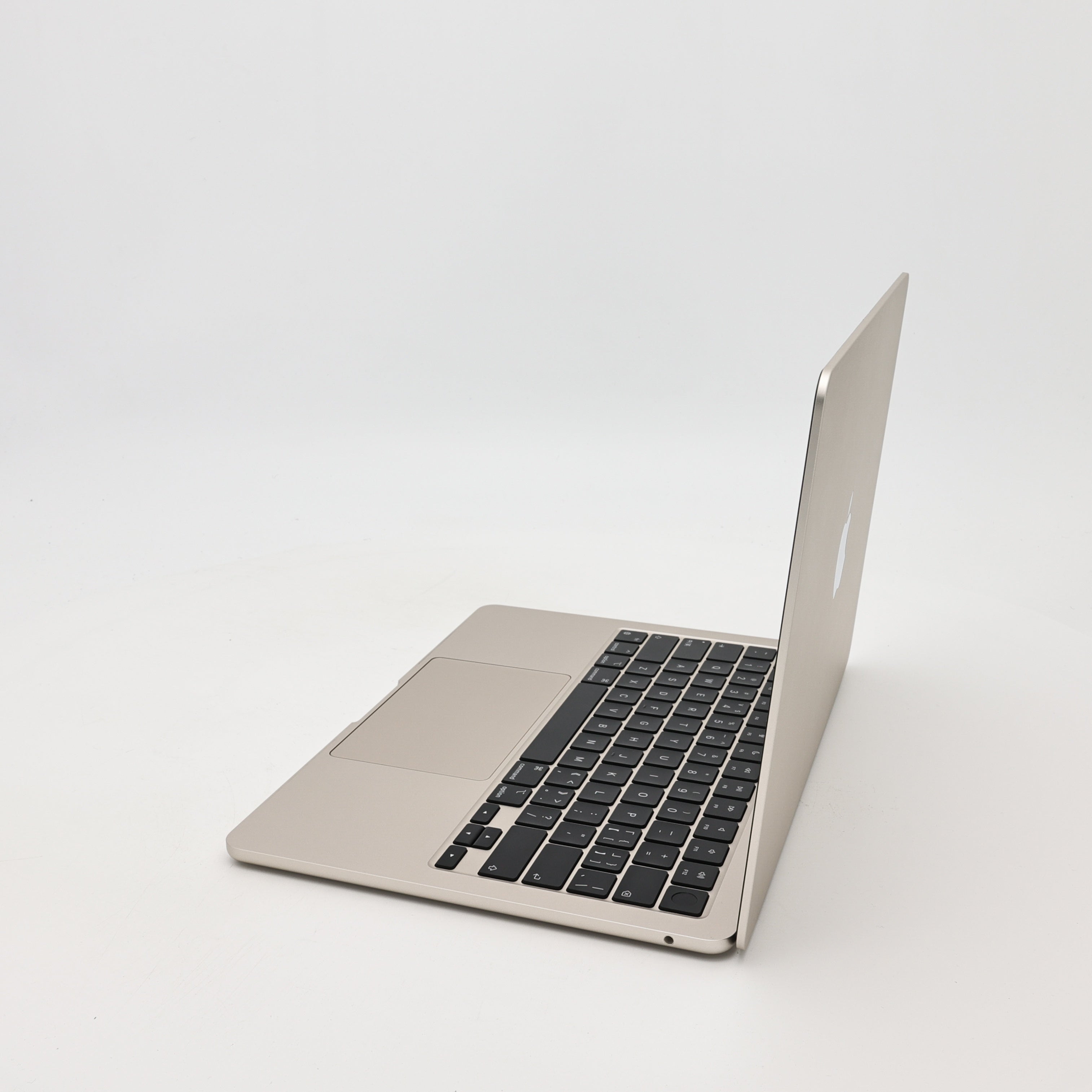 95新 Apple MacBook Air 22年 13寸 M2（8+8核） 8G RAM 256G SSD 星光色