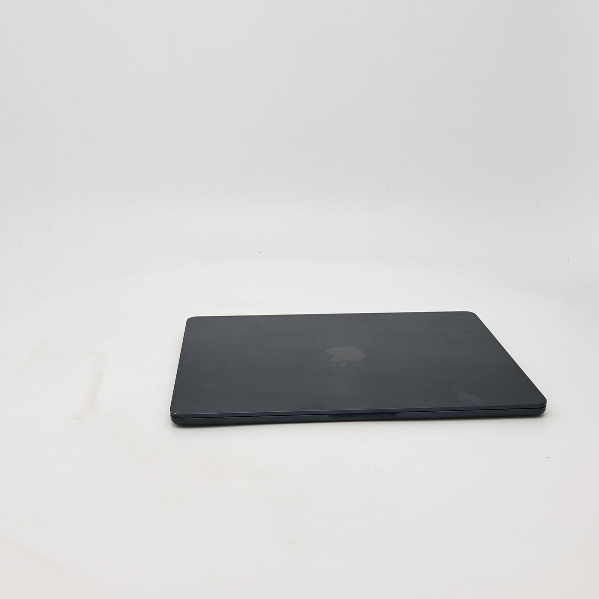 95新 Apple MacBook Air 22年 13寸 M2（8+8核） 8G RAM 256G SSD 午夜色