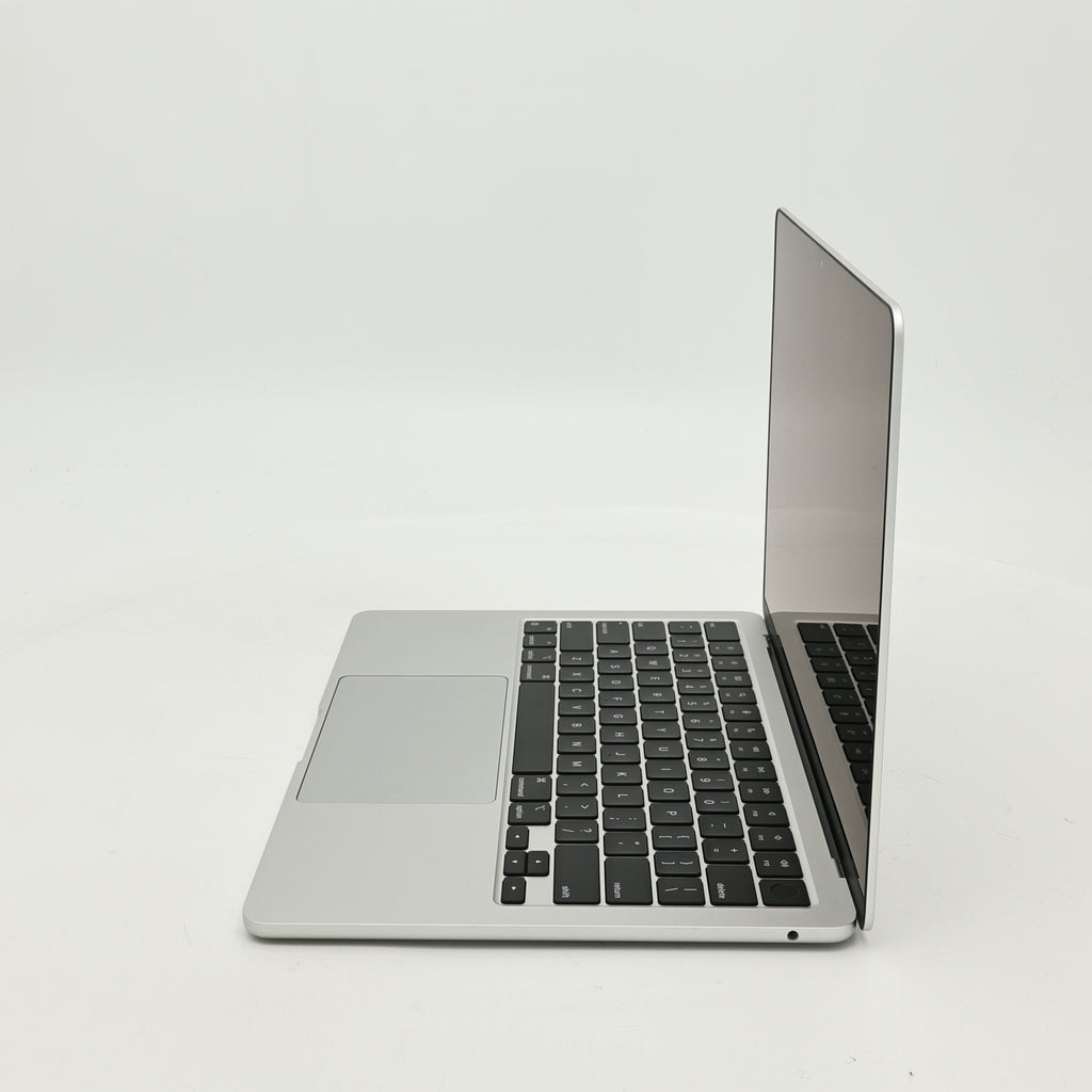 95新 Apple MacBook Air 22年 13寸 M2（8+8核） 8G RAM 256G SSD 銀色