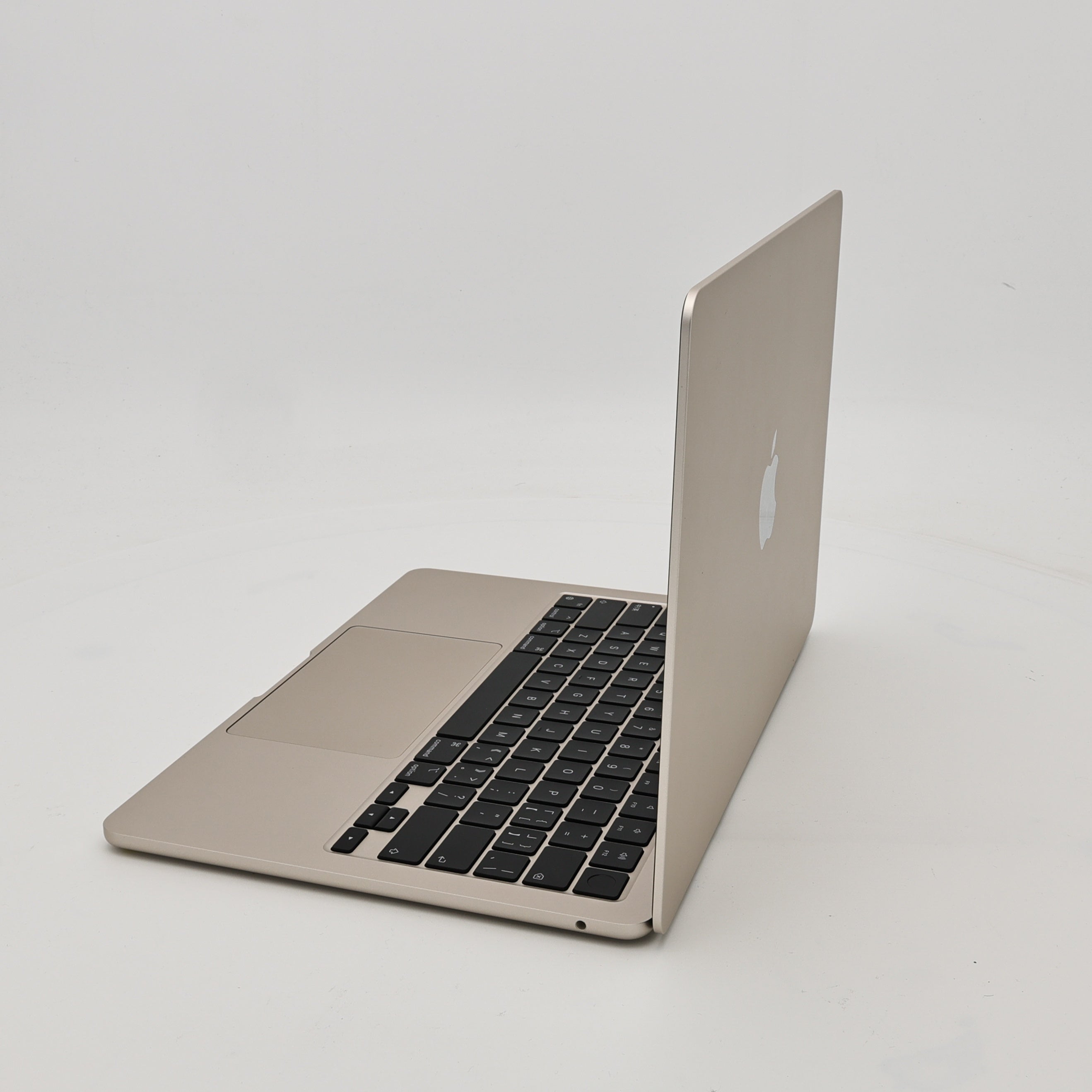 99新 Apple MacBook Air 22年 13寸 M2（8+8核） 16G RAM 256G SSD 星光色