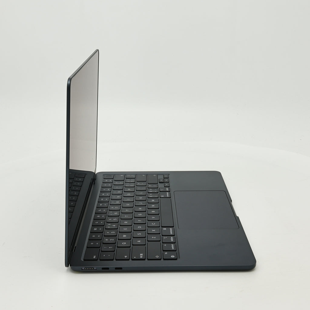 95新 Apple MacBook Air 22年 13寸 M2（8+8核） 8G RAM 256G SSD 午夜色