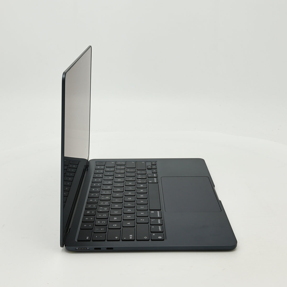 95新 Apple MacBook Air 22年 13寸 M2（8+8核） 8G RAM 256G SSD 午夜色