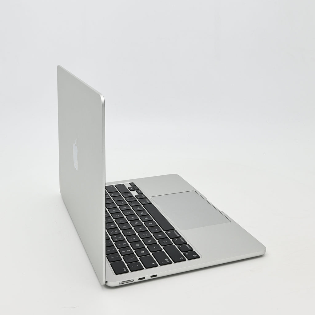 95新 Apple MacBook Air 22年 13寸 M2（8+10核） 8G RAM 512G SSD 銀色