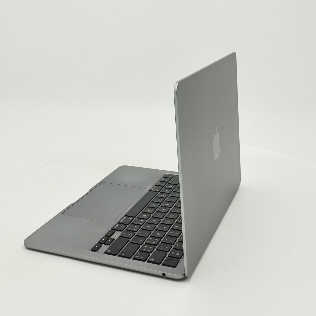 95新 Apple MacBook Air 22年 13寸 M2（8+8核） 8G RAM 256G SSD 深空灰色
