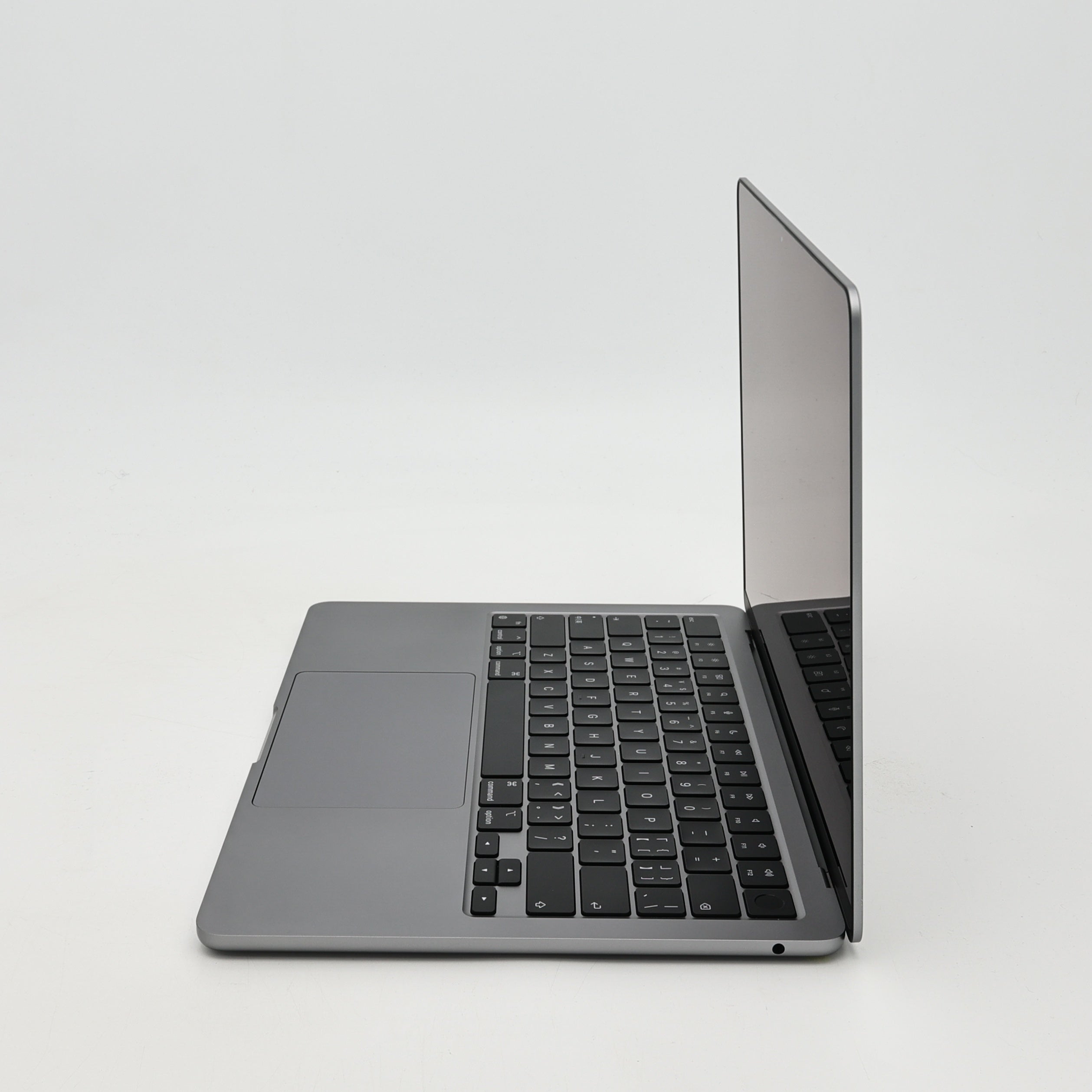 95新 Apple MacBook Air 22年 13寸 M2（8+8核） 8G RAM 256G SSD 深空灰色
