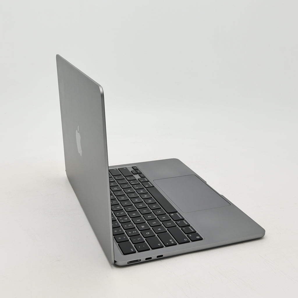 95新 Apple MacBook Air 22年 13寸 M2（8+8核） 16G RAM 256G SSD 深空灰色