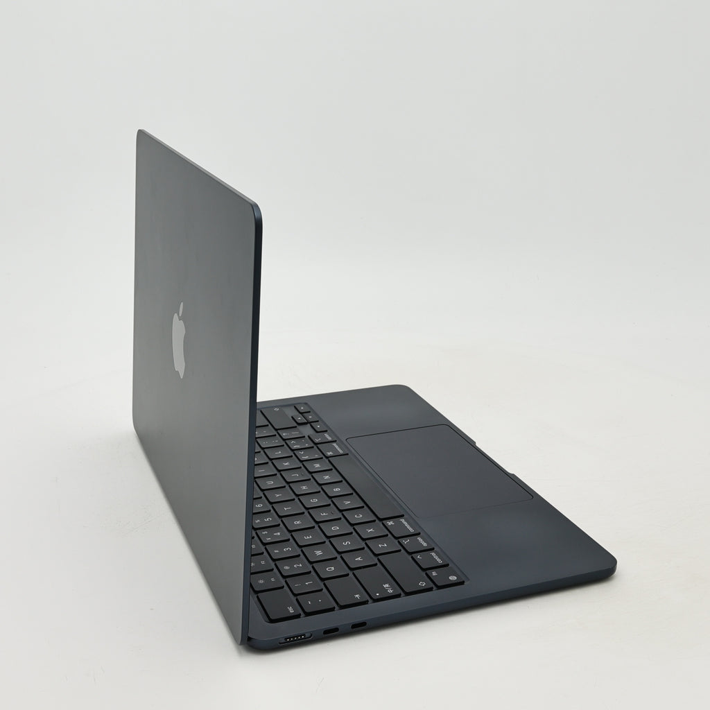 95新 Apple MacBook Air 22年 13寸 M2（8+8核） 16G RAM 256G SSD 午夜色