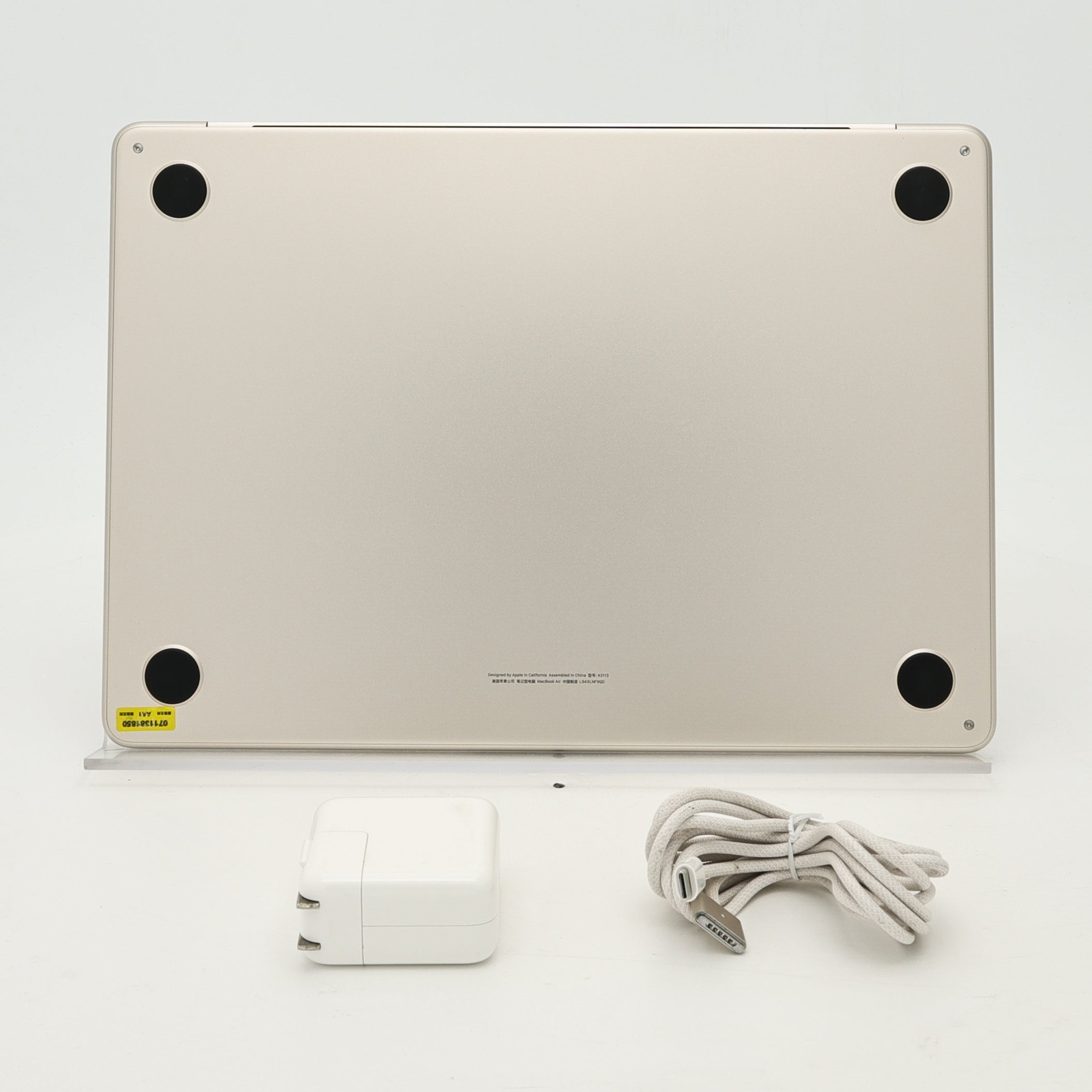 95新 Apple MacBook Air 24年 13寸 M3（8+8核） 8G RAM 256G SSD 星光色