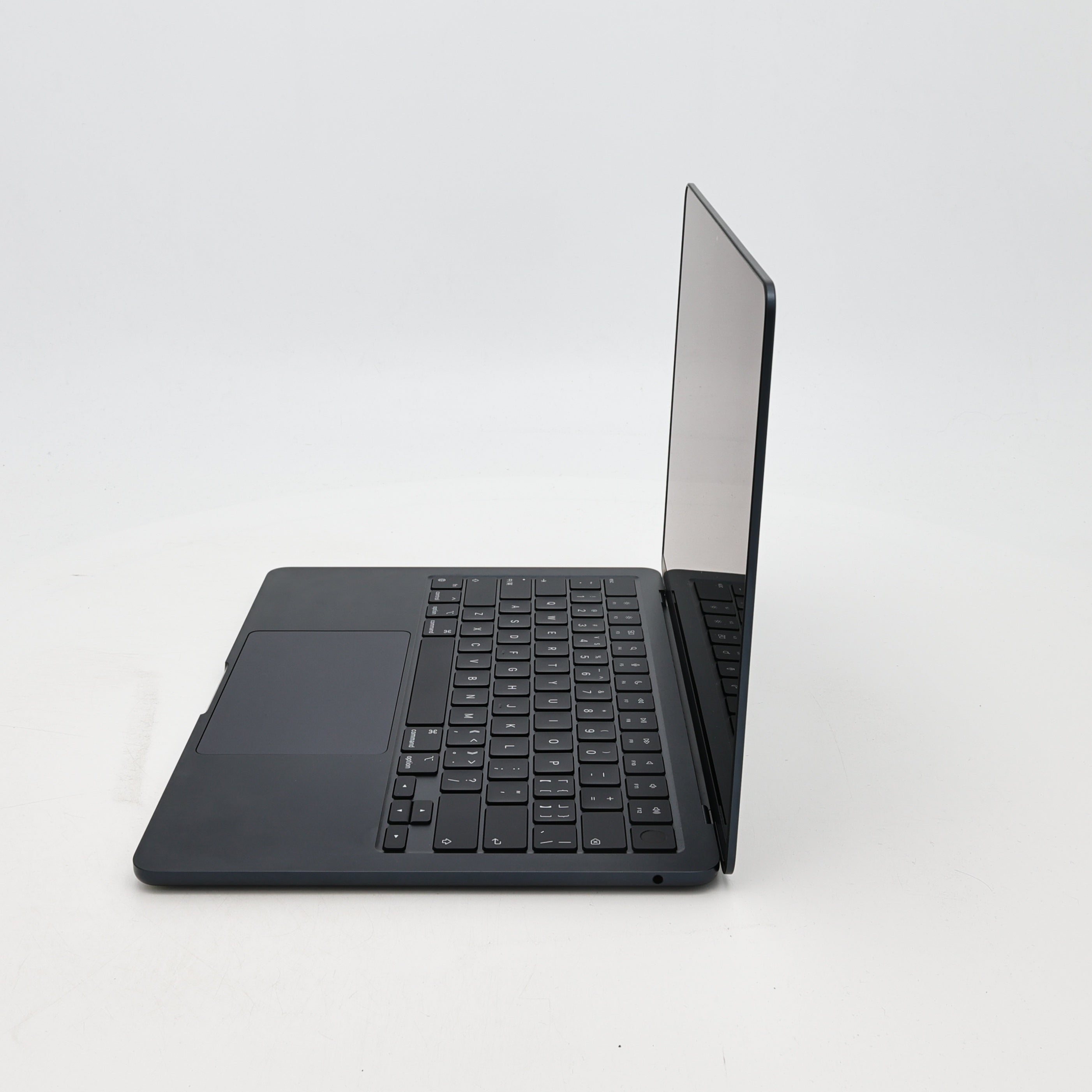 95新 Apple MacBook Air 22年 13寸 M2（8+8核） 8G RAM 256G SSD 午夜色