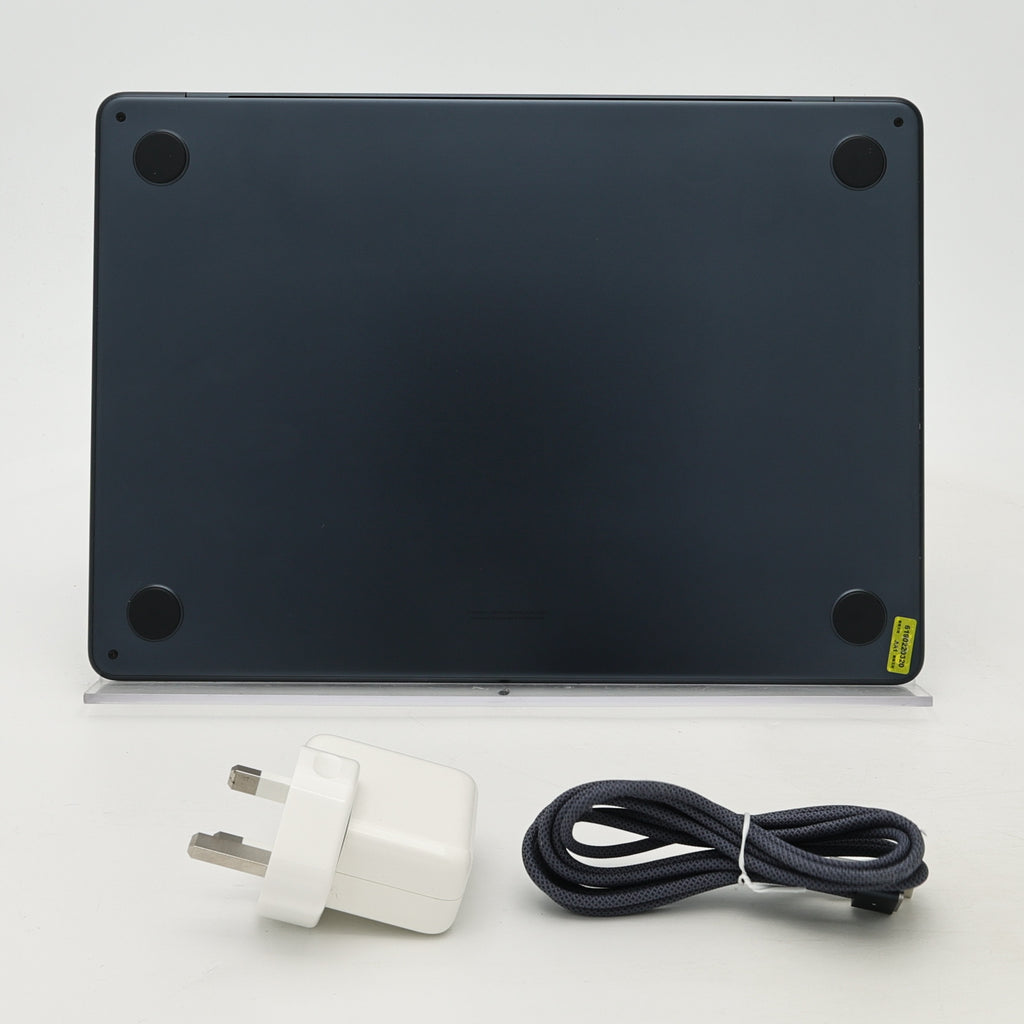 95新 Apple MacBook Air 22年 13寸 M2（8+8核） 8G RAM 256G SSD 午夜色