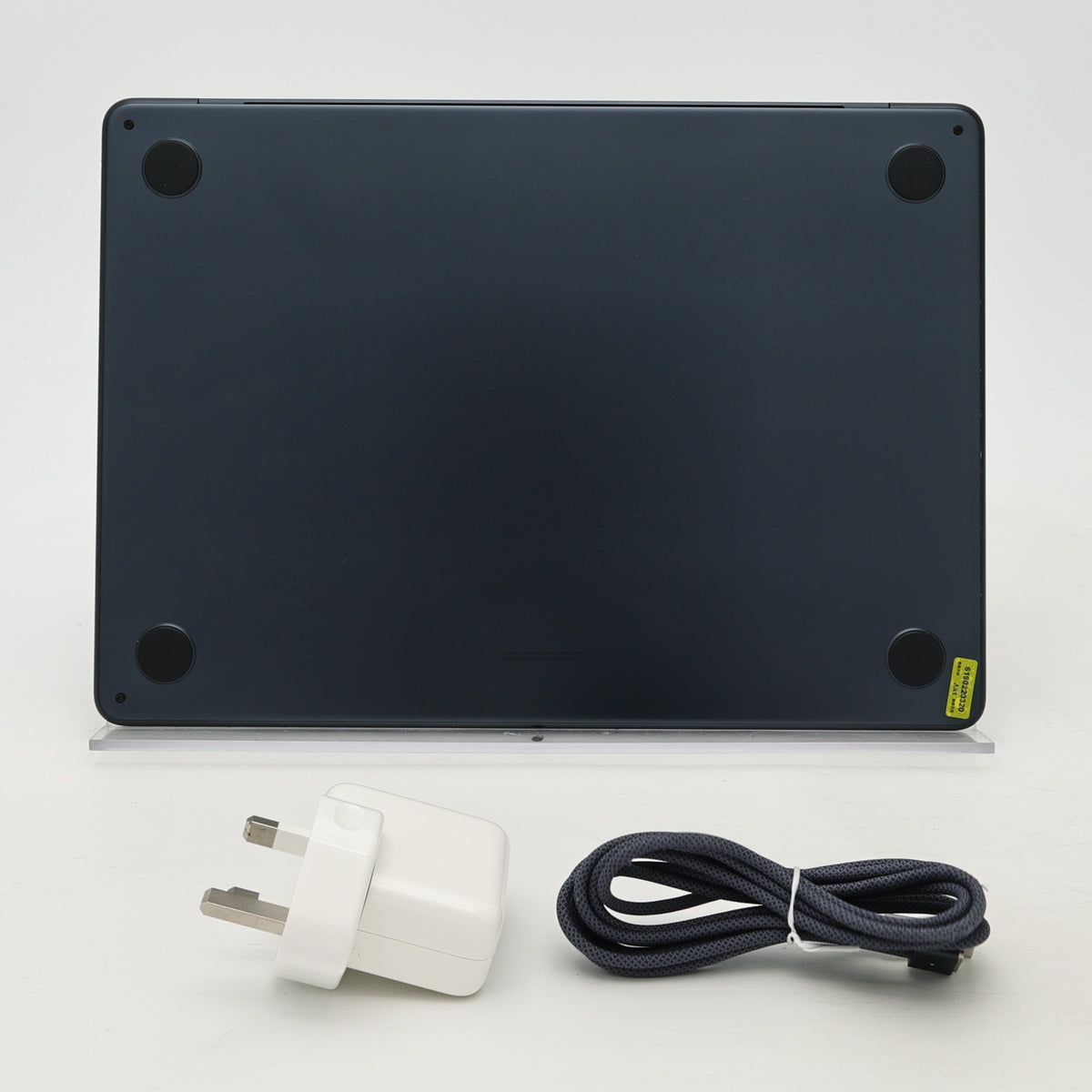 95新 Apple MacBook Air 22年 13寸 M2（8+8核） 8G RAM 256G SSD 午夜色