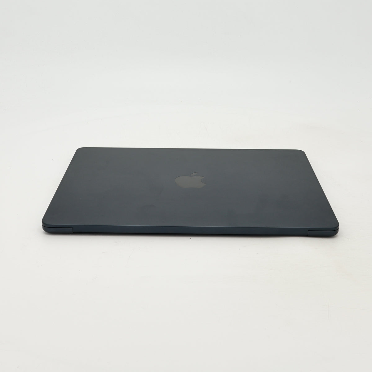95新 Apple MacBook Air 22年 13寸 M2（8+8核） 8G RAM 256G SSD 午夜色