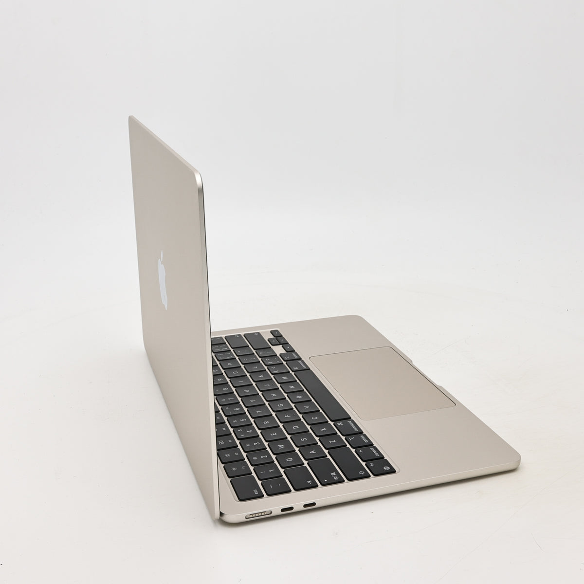 95新 Apple MacBook Air 22年 13寸 M2（8+8核） 8G RAM 256G SSD 星光色
