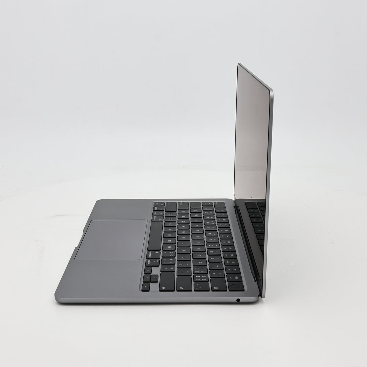 95新 Apple MacBook Air 22年 13寸 M2（8+10核） 16G RAM 256G SSD 深空灰色