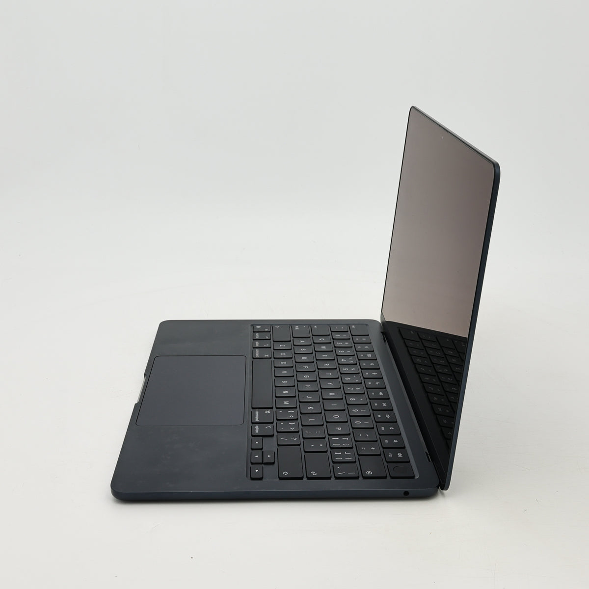 95新 Apple MacBook Air 22年 13寸 M2（8+8核） 8G RAM 256G SSD 午夜色