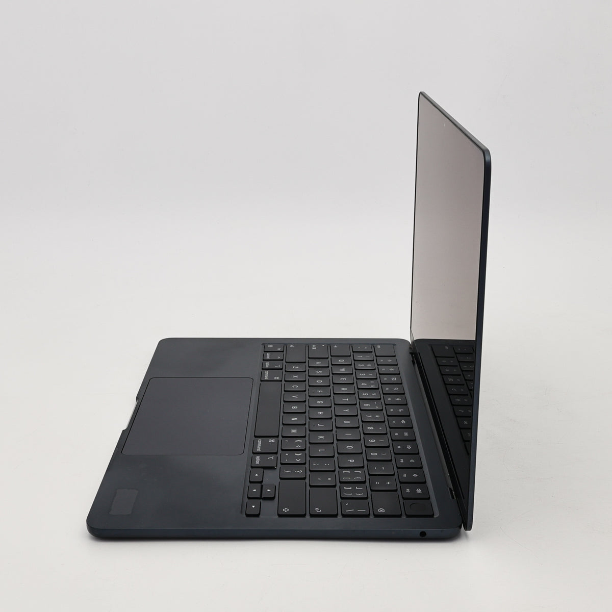 95新 Apple MacBook Air 24年 13寸 M3（8+8核） 8G RAM 256G SSD 午夜色