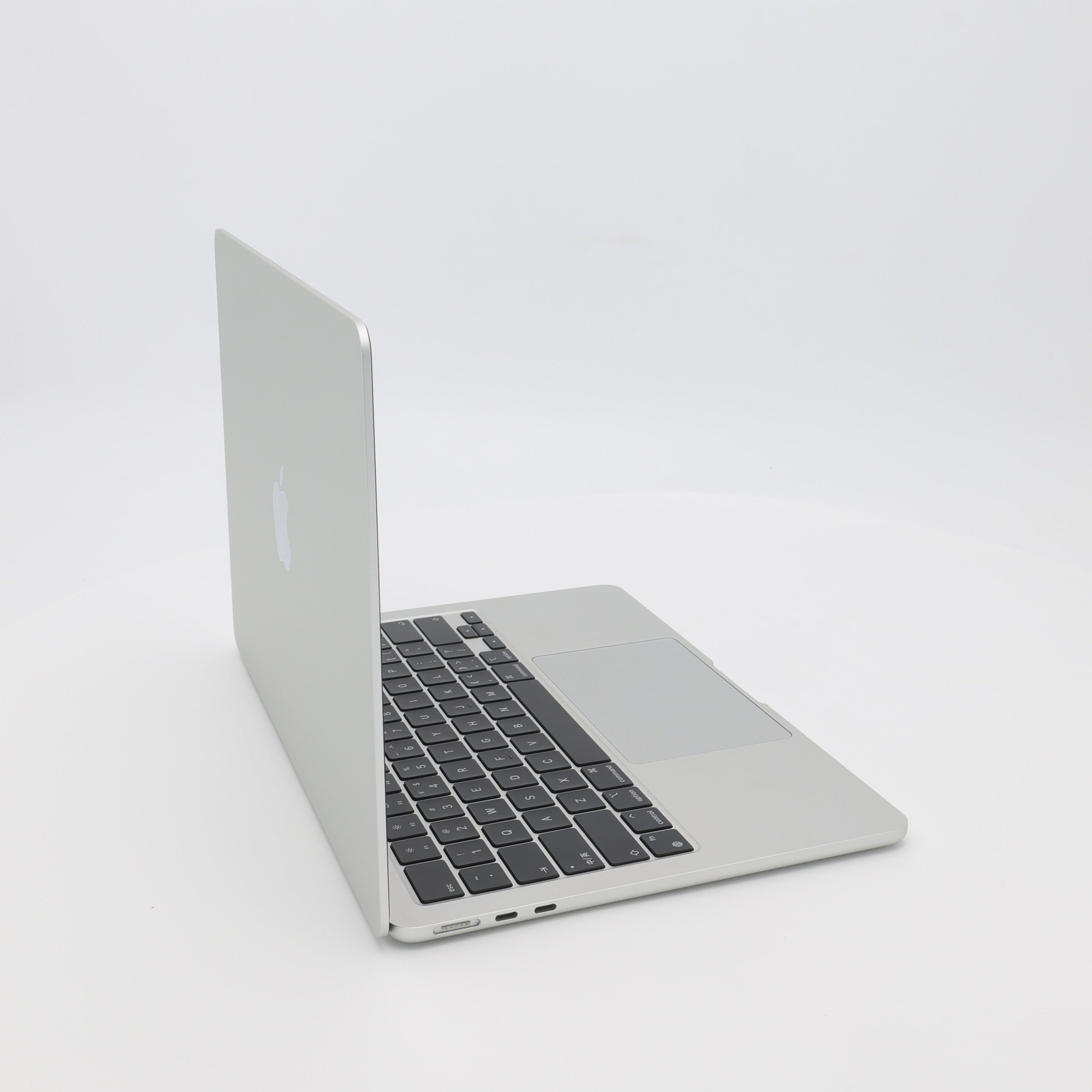 95新 Apple MacBook Air 22年 13寸 M2（8+10核） 8G RAM 512G SSD 銀色