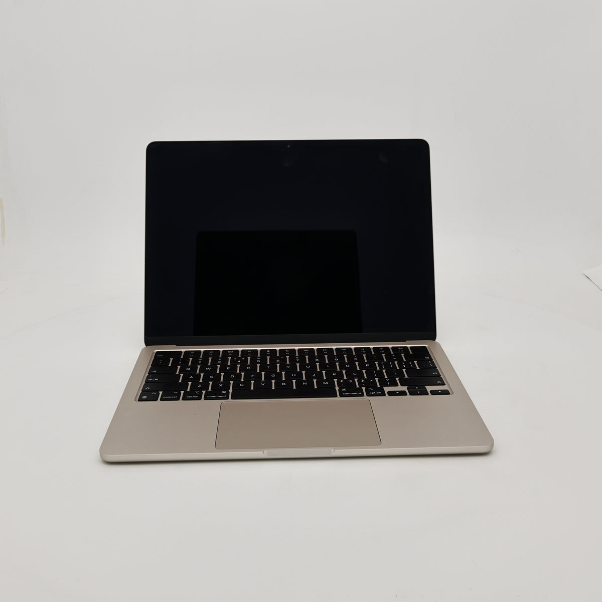 95新 Apple MacBook Air 22年 13寸 M2（8+8核） 8G RAM 256G SSD 星光色