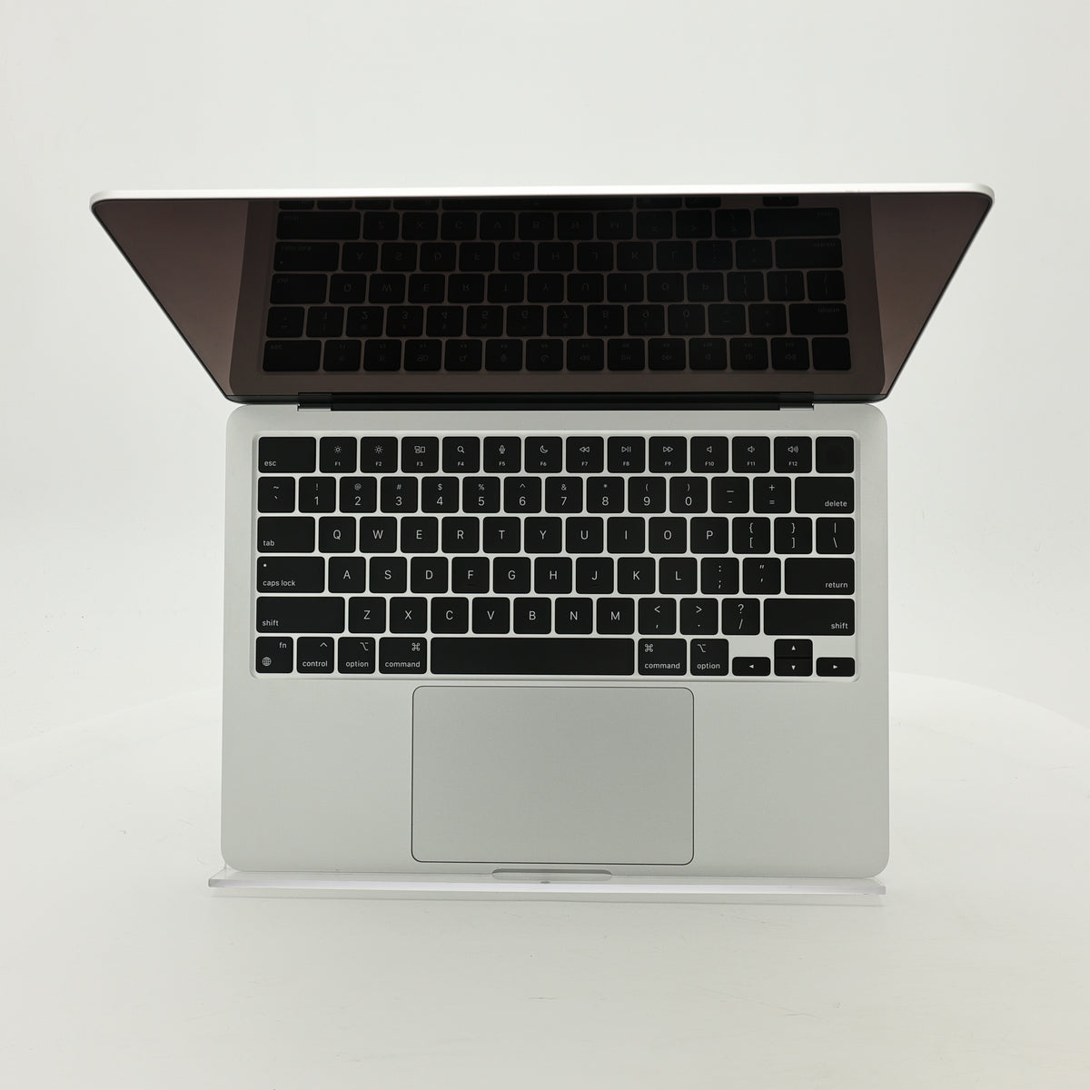 95新 Apple MacBook Air 22年 13寸 M2（8+8核） 8G RAM 256G SSD 銀色
