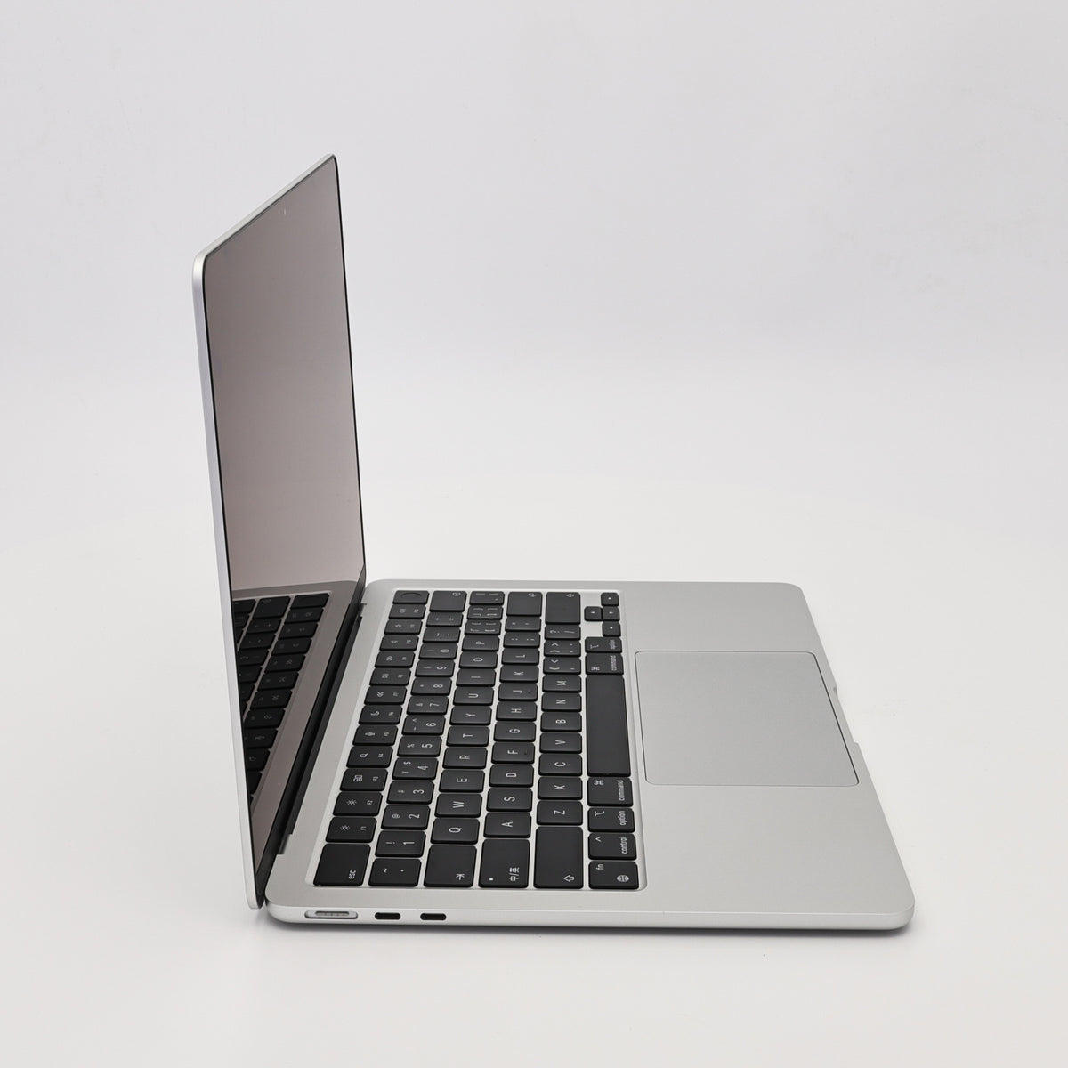 95新 Apple MacBook Air 22年 13寸 M2（8+8核） 8G RAM 256G SSD 銀色