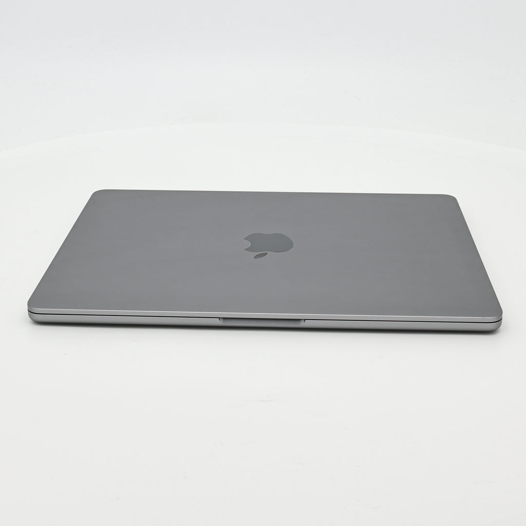 95新 Apple MacBook Air 22年 13寸 M2（8+8核） 8G RAM 256G SSD 深空灰色