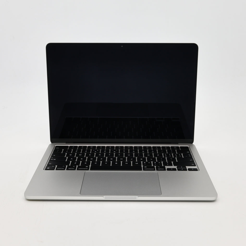 95新 Apple MacBook Air 22年 13寸 M2（8+10核） 8G RAM 512G SSD 銀色