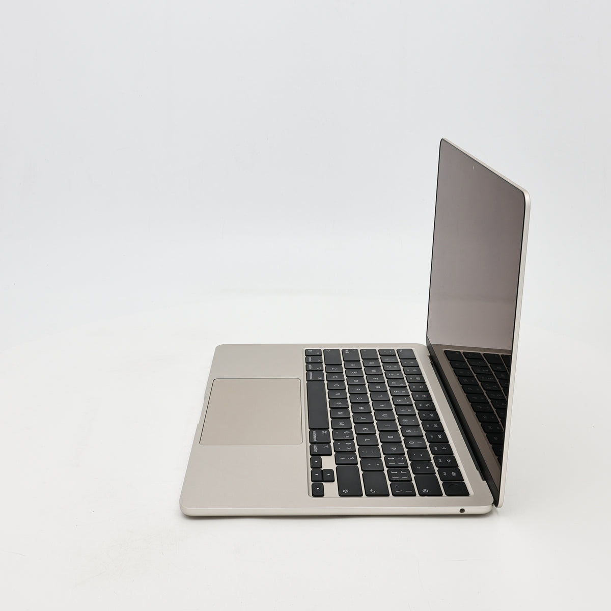 95新 Apple MacBook Air 22年 13寸 M2（8+8核） 8G RAM 256G SSD 星光色