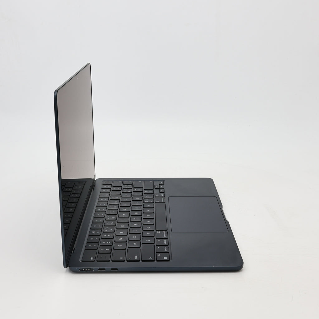 95新 Apple MacBook Air 22年 13寸 M2（8+8核） 8G RAM 256G SSD 午夜色