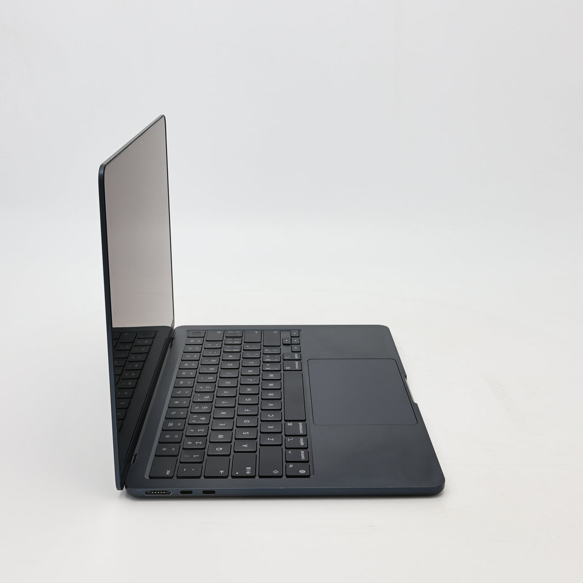 95新 Apple MacBook Air 22年 13寸 M2（8+8核） 8G RAM 256G SSD 午夜色