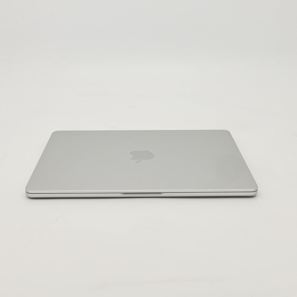 95新 Apple MacBook Air 24年 13寸 M3（8+8核） 8G RAM 256G SSD 銀色