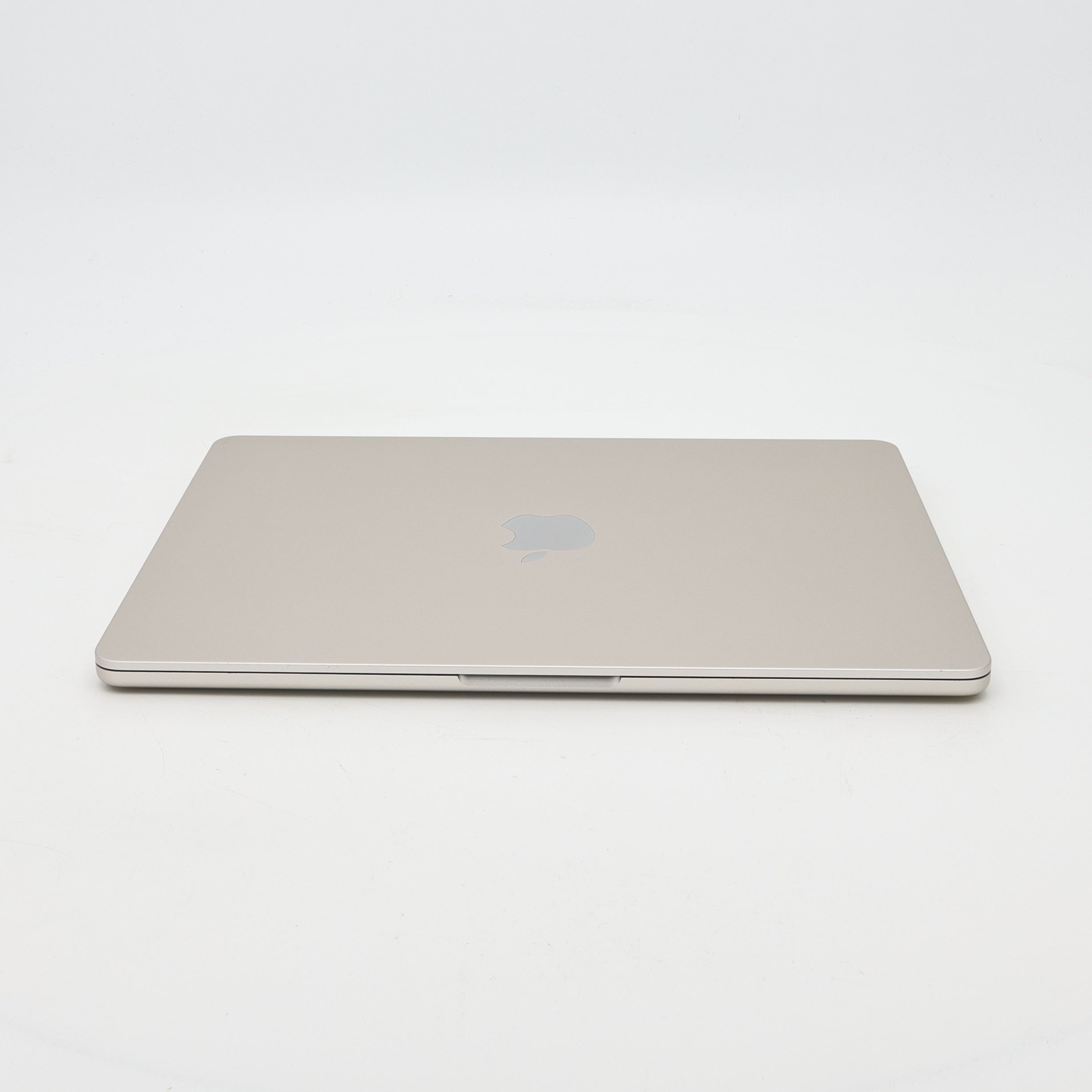95新 Apple MacBook Air 22年 13寸 M2（8+8核） 8G RAM 256G SSD 星光色