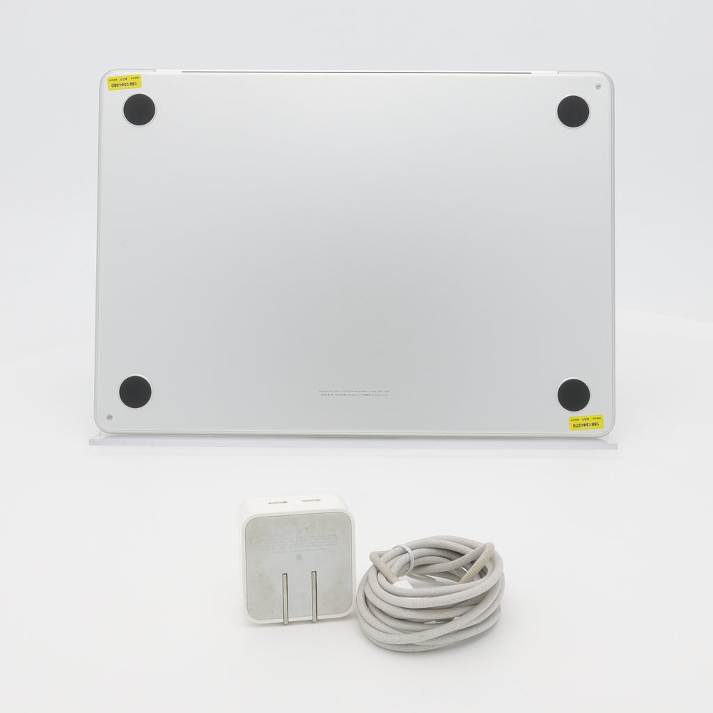 95新 Apple MacBook Air 22年 13寸 M2（8+10核） 8G RAM 512G SSD 銀色