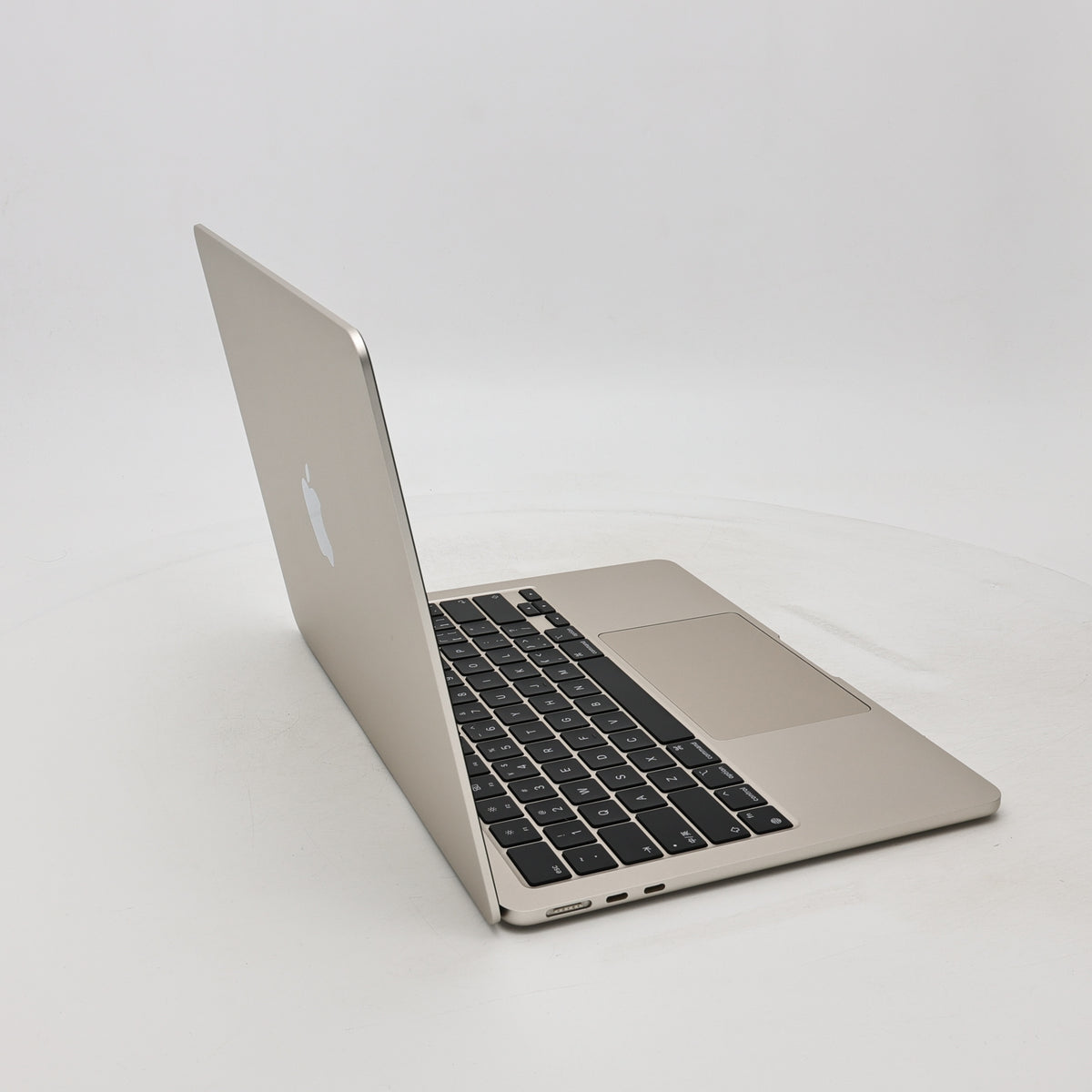 95新 Apple MacBook Air 22年 13寸 M2（8+8核） 8G RAM 256G SSD 星光色