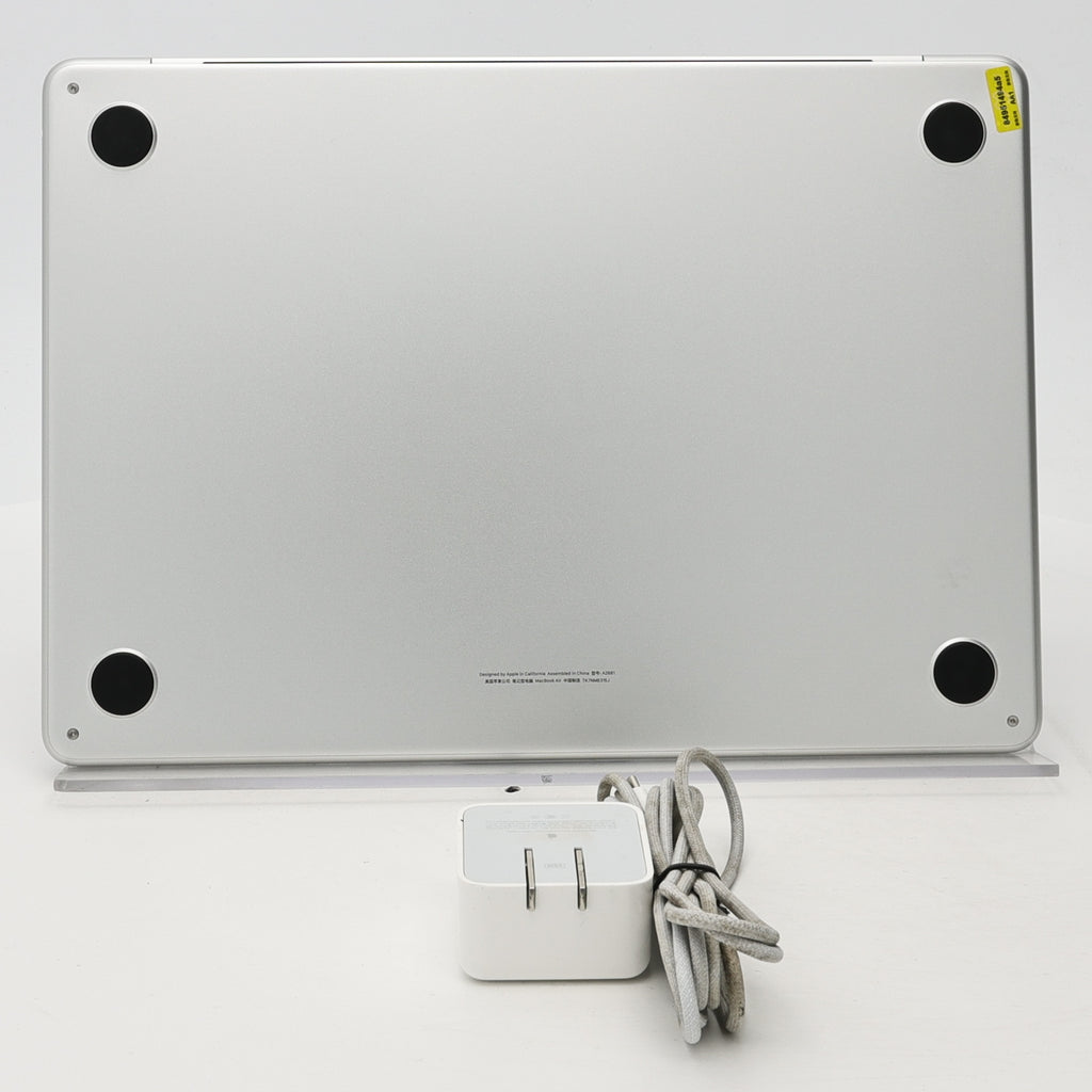 95新 Apple MacBook Air 22年 13寸 M2（8+10核） 8G RAM 512G SSD 銀色