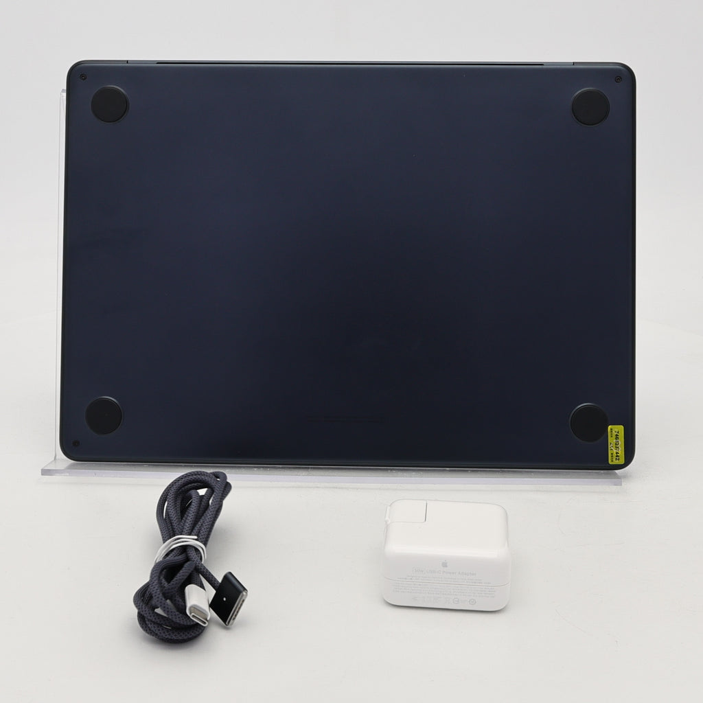 95新 Apple MacBook Air 22年 13寸 M2（8+8核） 8G RAM 256G SSD 午夜色