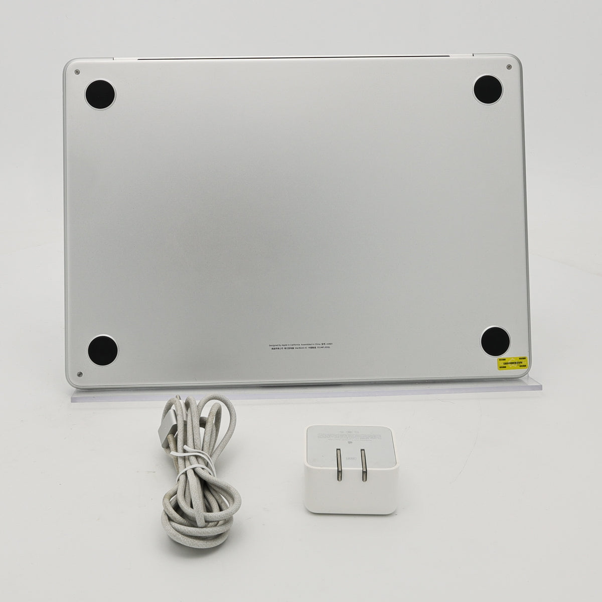 95新 Apple MacBook Air 22年 13寸 M2（8+10核） 8G RAM 512G SSD 銀色