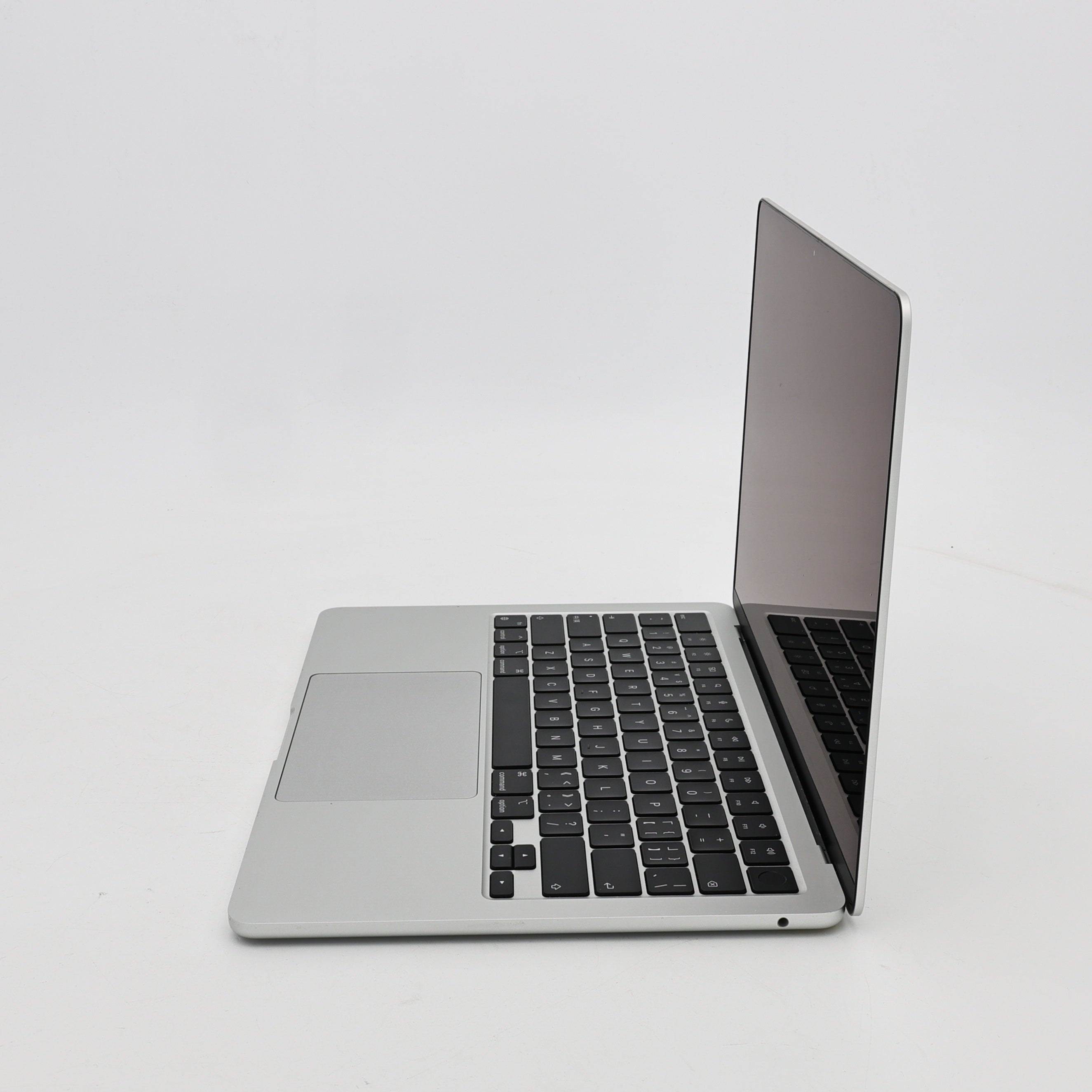 95新 Apple MacBook Air 22年 13寸 M2（8+10核） 8G RAM 512G SSD 銀色