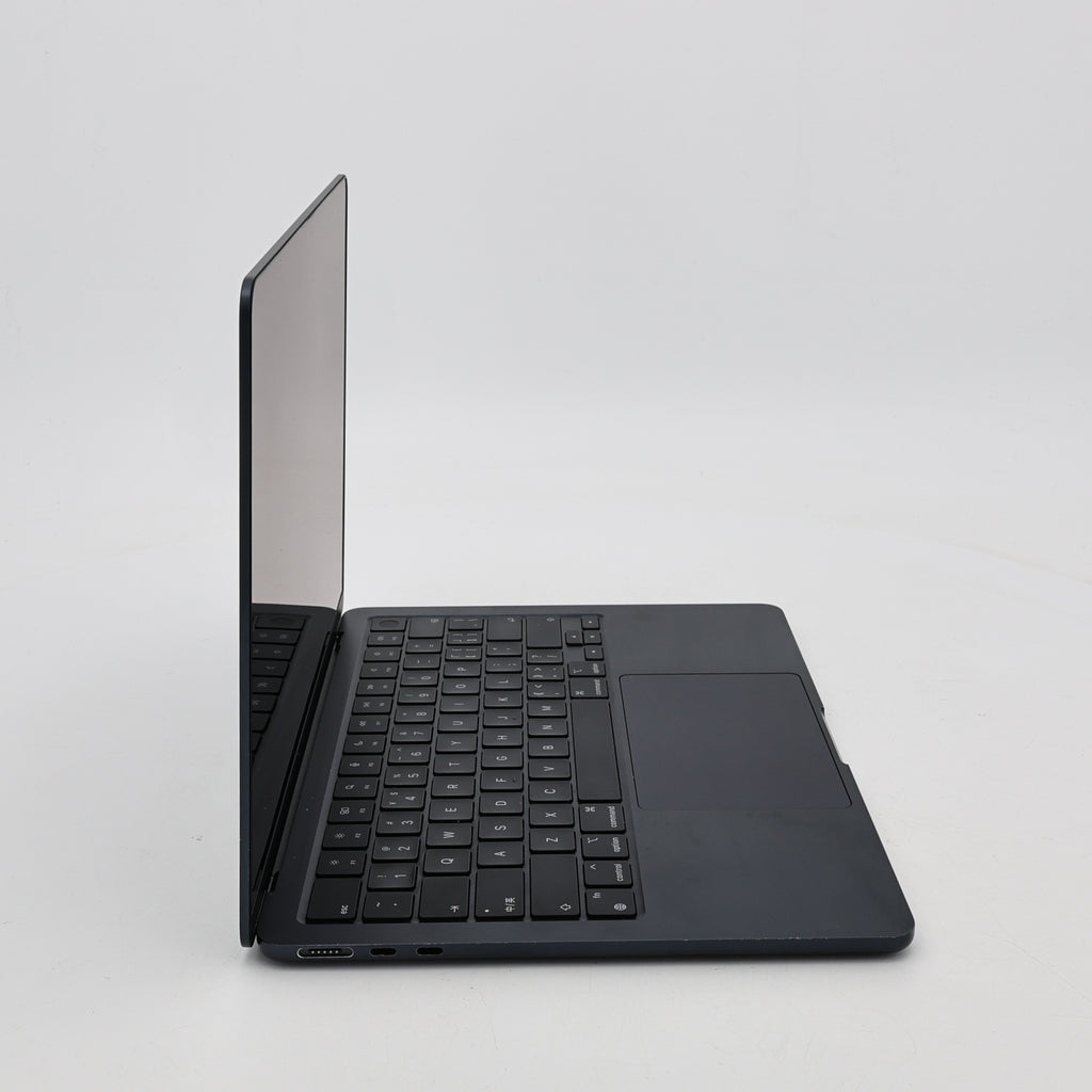 95新 Apple MacBook Air 22年 13寸 M2（8+8核） 8G RAM 256G SSD 午夜色