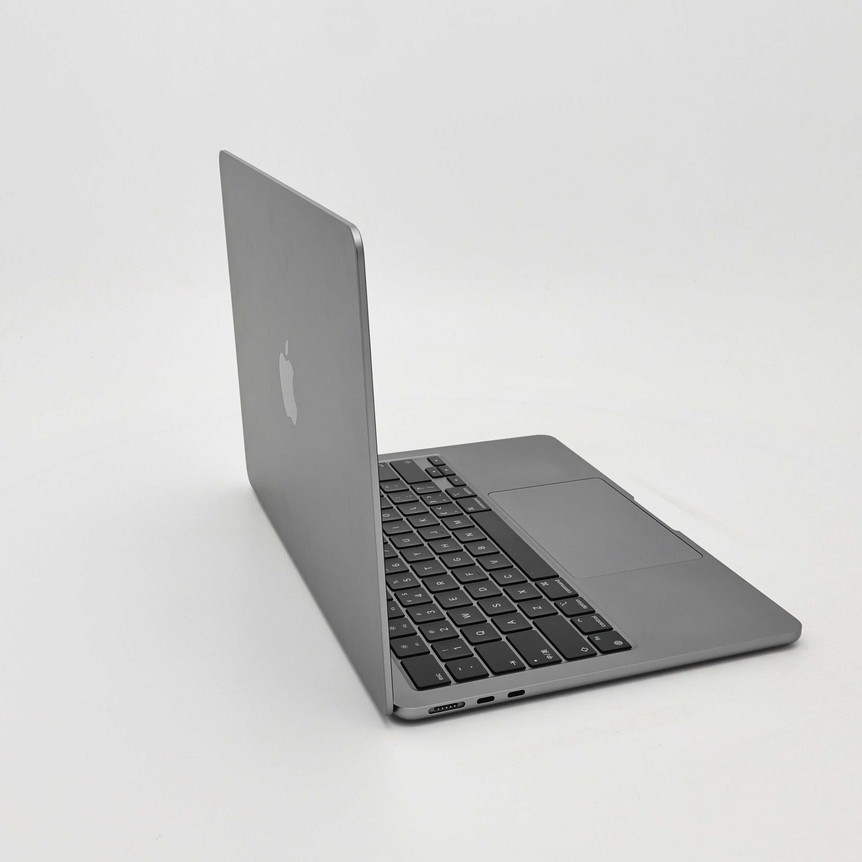 95新 Apple MacBook Air 22年 13寸 M2（8+8核） 8G RAM 256G SSD 深空灰色