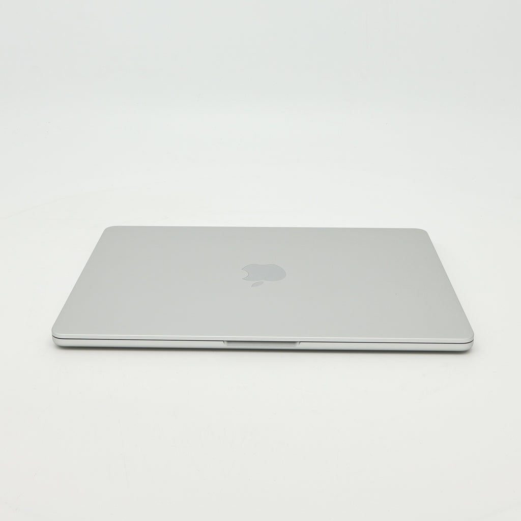 95新 Apple MacBook Air 24年 13寸 M3（8+8核） 8G RAM 256G SSD 銀色