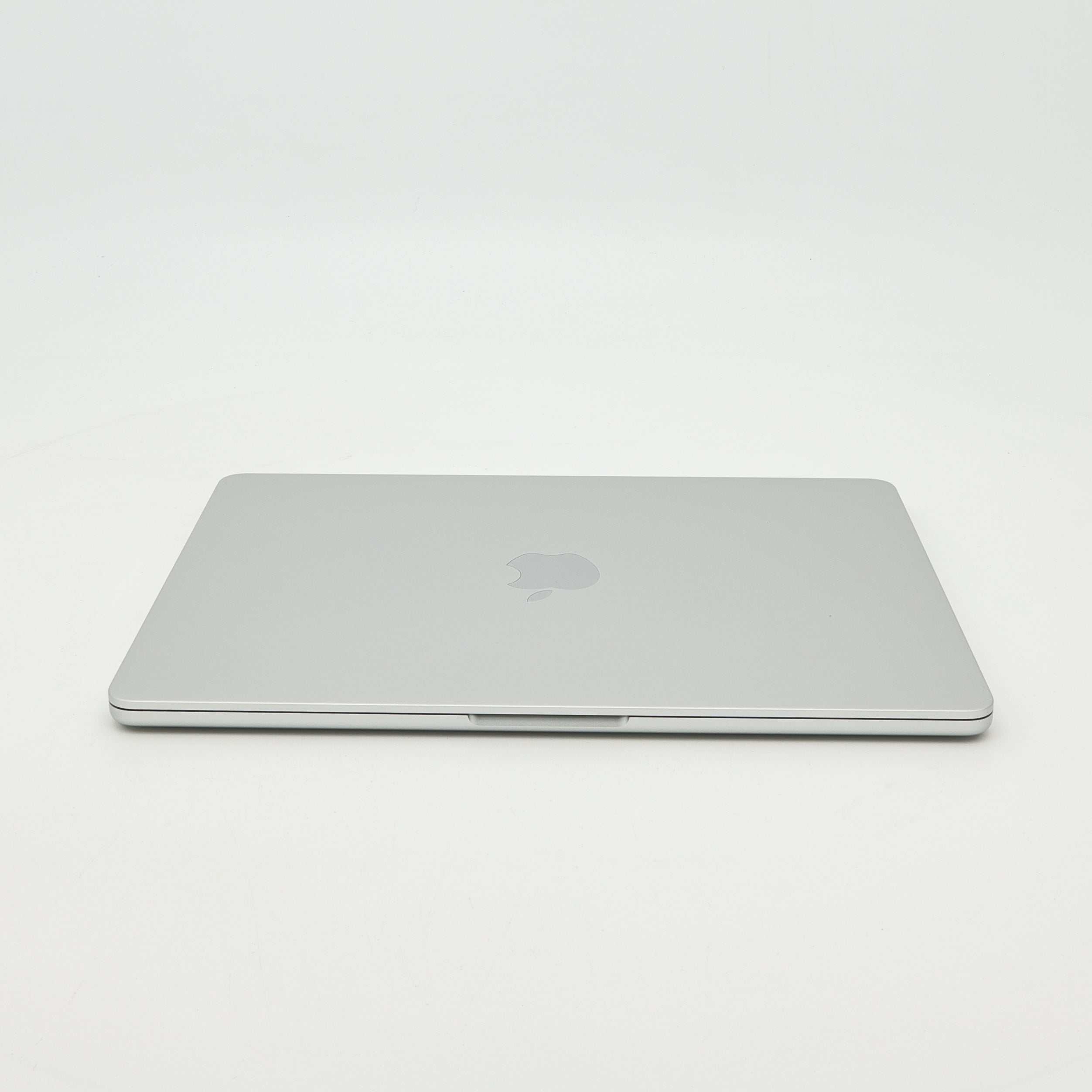 95新 Apple MacBook Air 24年 13寸 M3（8+8核） 8G RAM 256G SSD 銀色