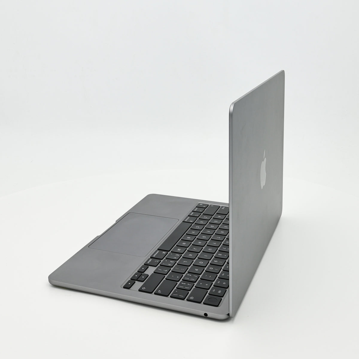 95新 Apple MacBook Air 22年 13寸 M2（8+8核） 16G RAM 256G SSD 深空灰色