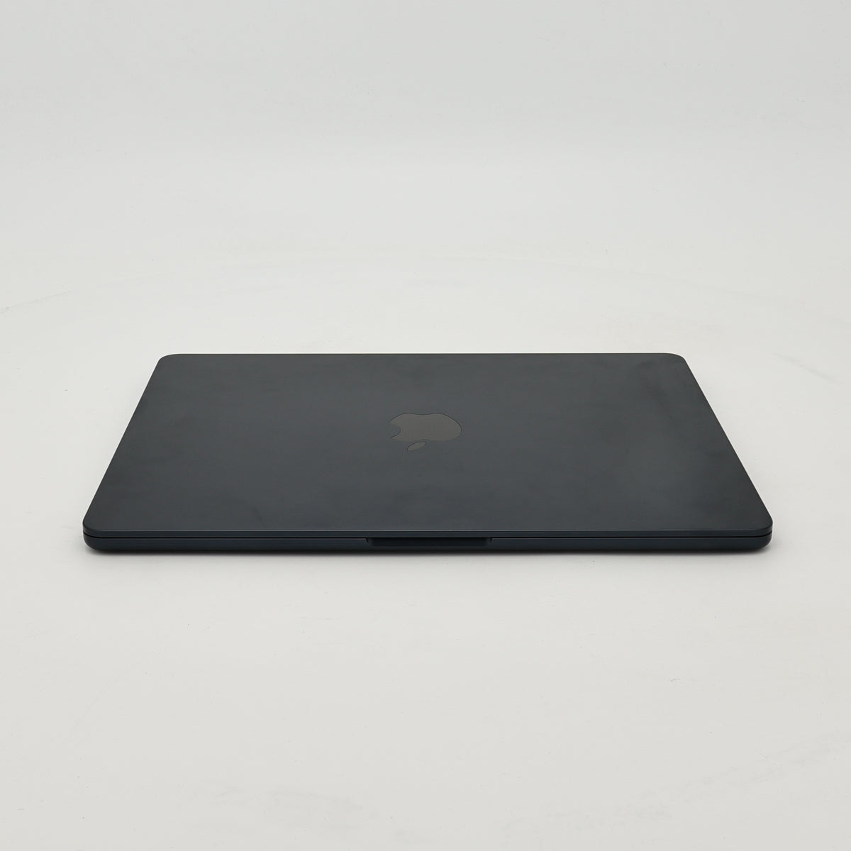99新 Apple MacBook Air 22年 13寸 M2（8+8核） 8G RAM 256G SSD 午夜色