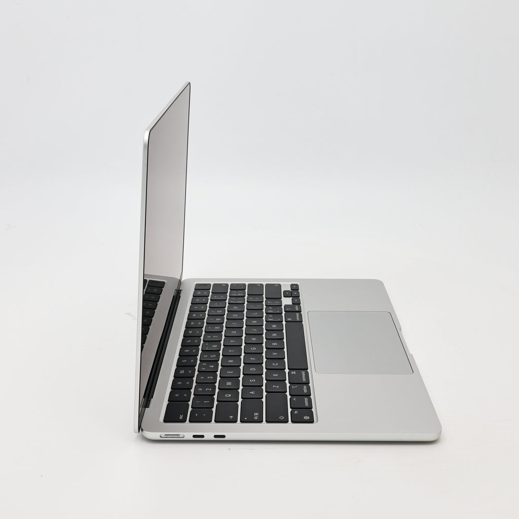 95新 Apple MacBook Air 22年 13寸 M2（8+10核） 8G RAM 512G SSD 銀色