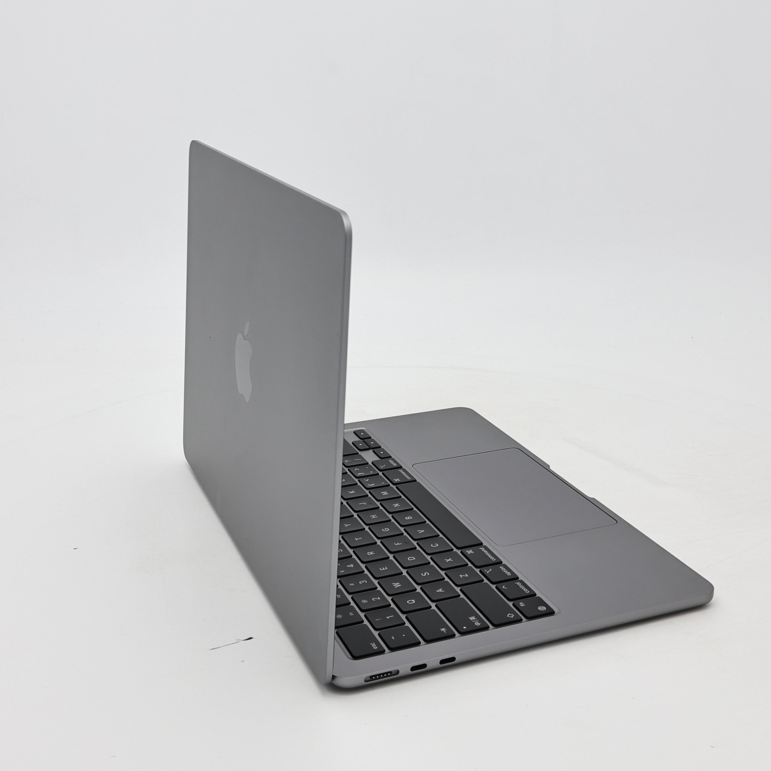 99新 Apple MacBook Air 22年 13寸 M2（8+8核） 8G RAM 256G SSD 深空灰色